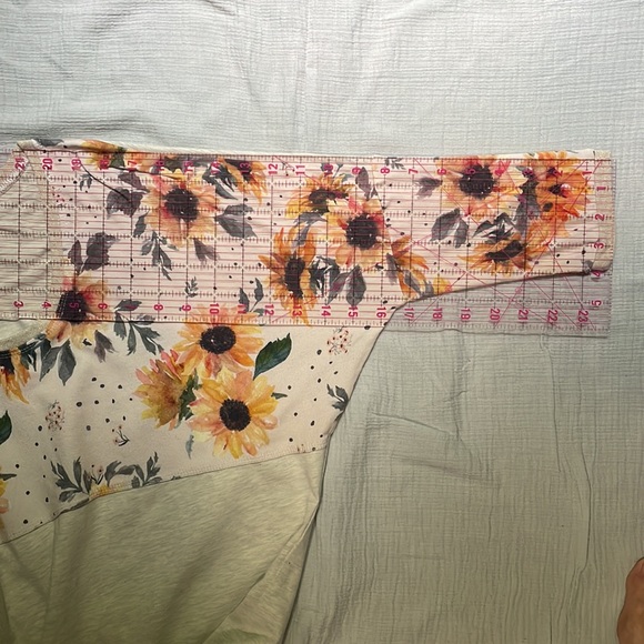 🌻 Raglan Sweater - Picture 6 of 9